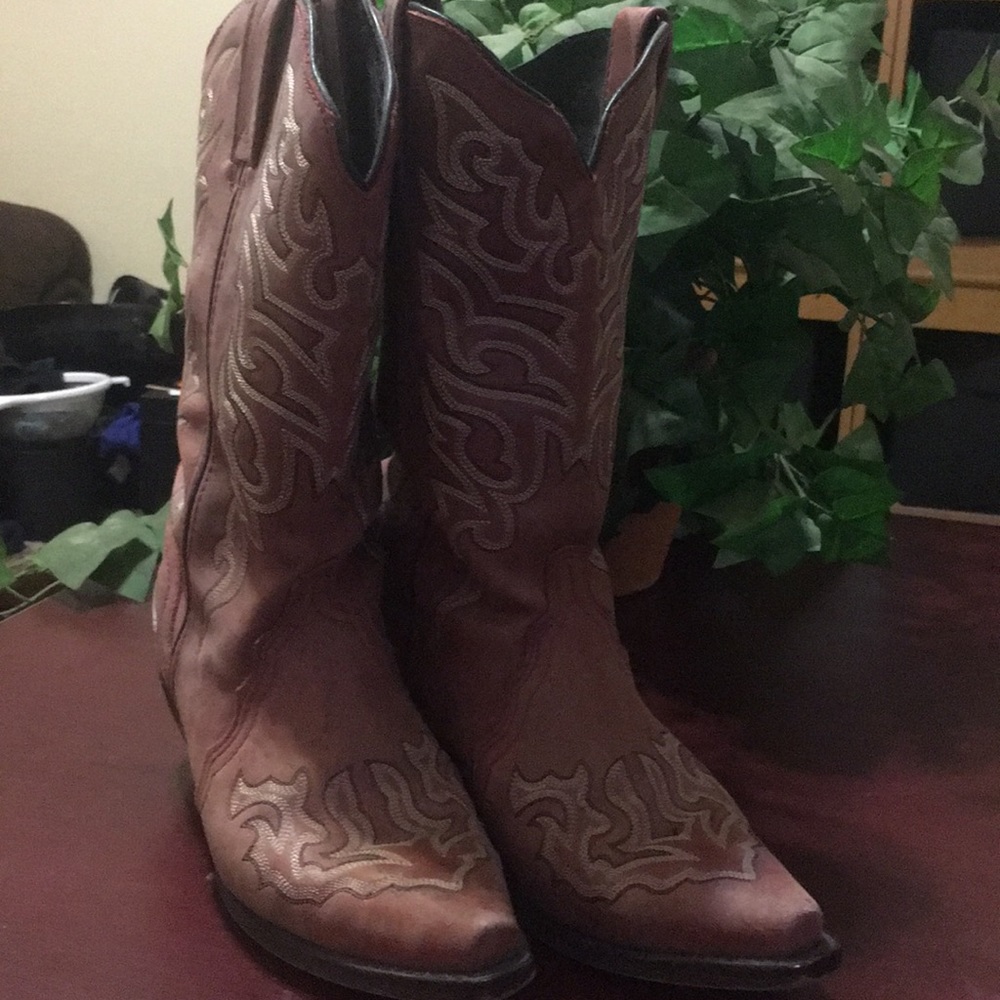 Red western cowboy boots